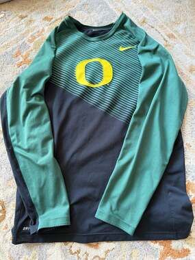 Nike Oregon Ducks Dri-FIT Long Sleeve Sideline Shooting Shirt